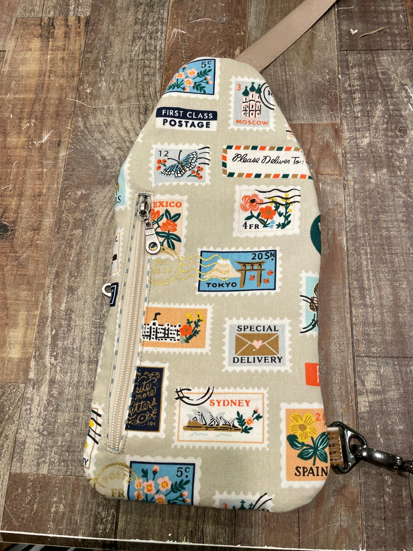 Wanderlust Mini Traveler Sling