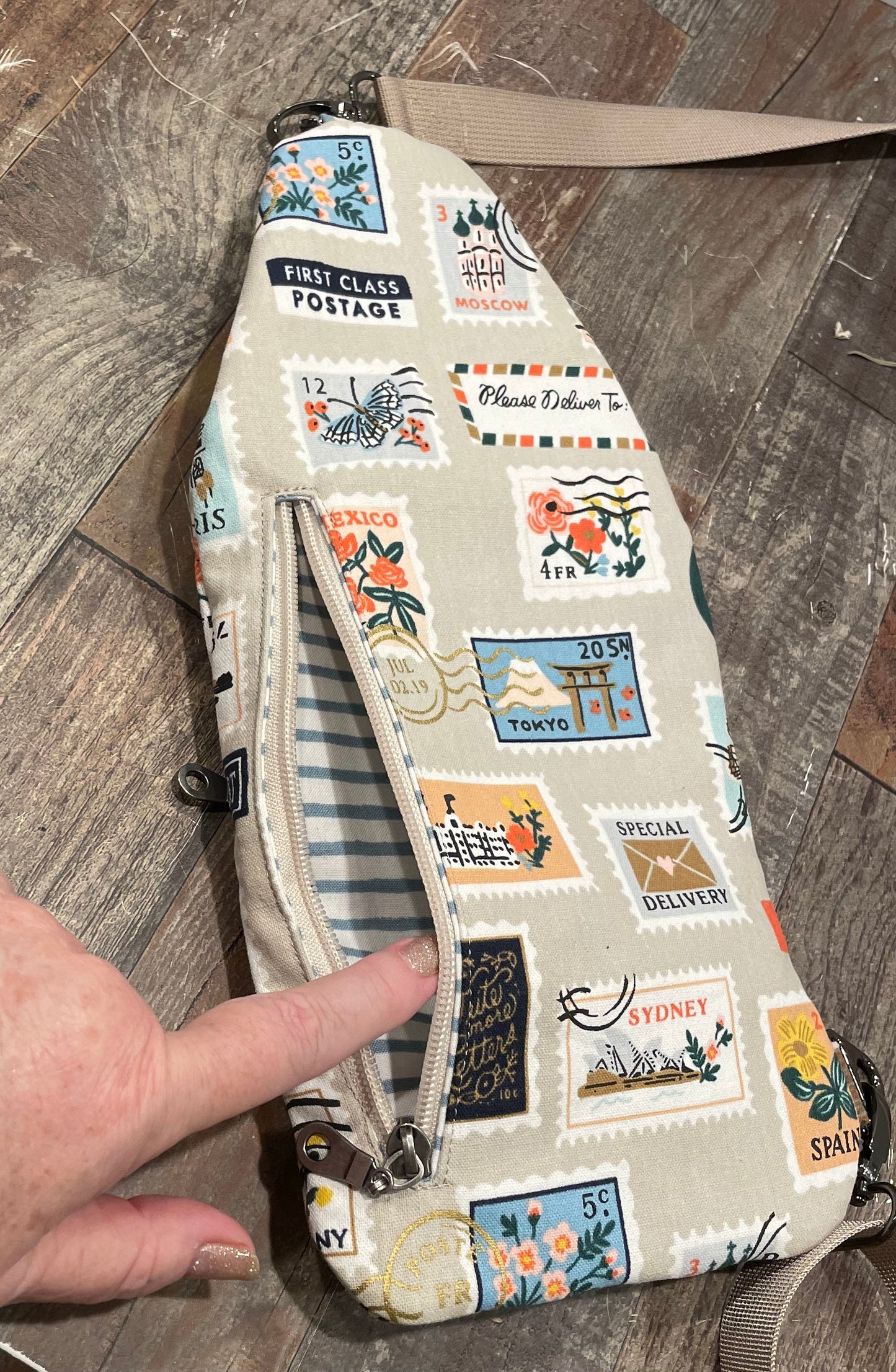 Wanderlust Mini Traveler Sling