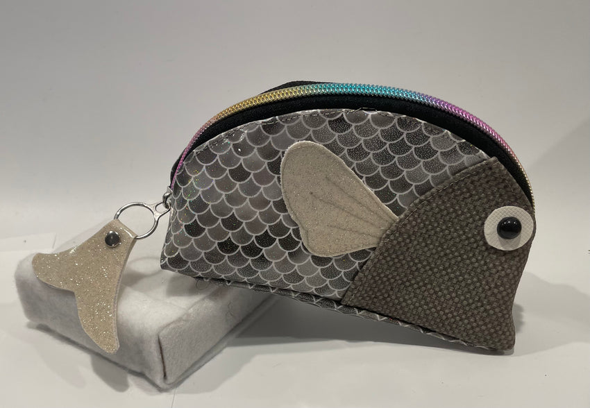 Bartollo Fish Pouch